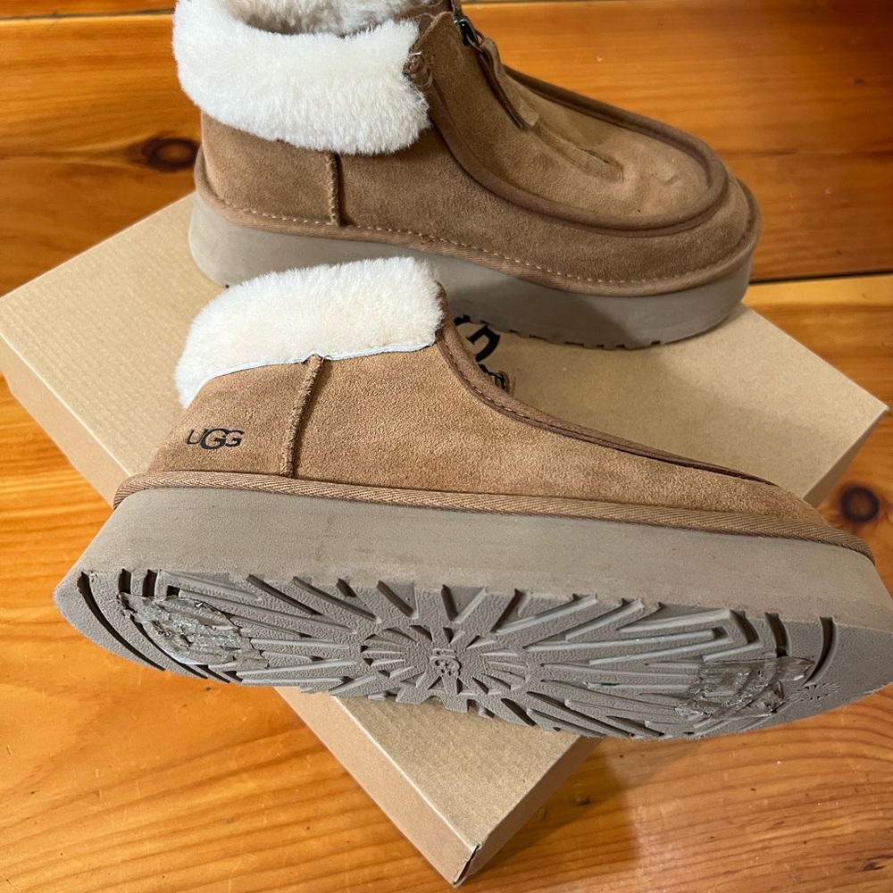 UGG FUNKETTE BOOT